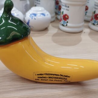 Porcelán, pirospaprikával töltve -Csípős